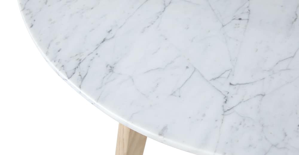 Table en marbre avec pieds en chêne